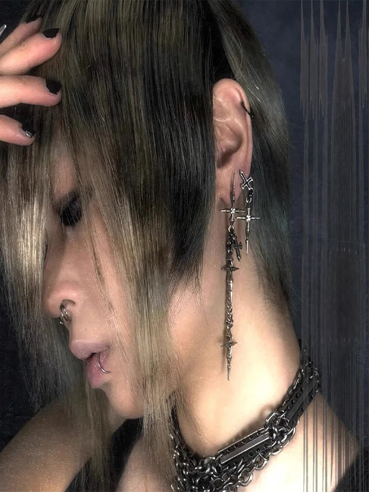 ゴシッククロスチェーンイヤリング、ファッショナブルなジュエリーアクセサリー、男女兼用でエッジの効いたアイテム