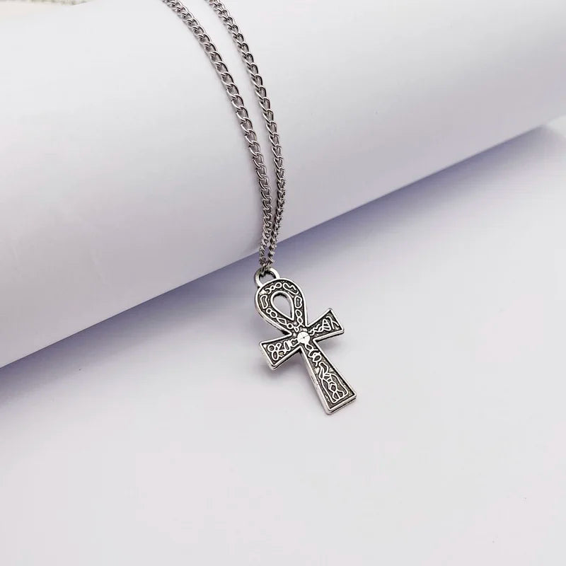 新しいクロスペンダントネックレスパンクパーソナリティヒップホップシンプルメンズとレディースレトロネックレス卸売ネックジュエリー