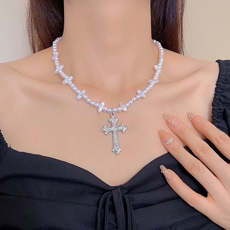 ヨーロッパとアメリカのエイリアンパールクロスネックレス、男女兼用、ヒップホップ、ニッチデザイン、鎖骨チェーン、多用途アクセサリー