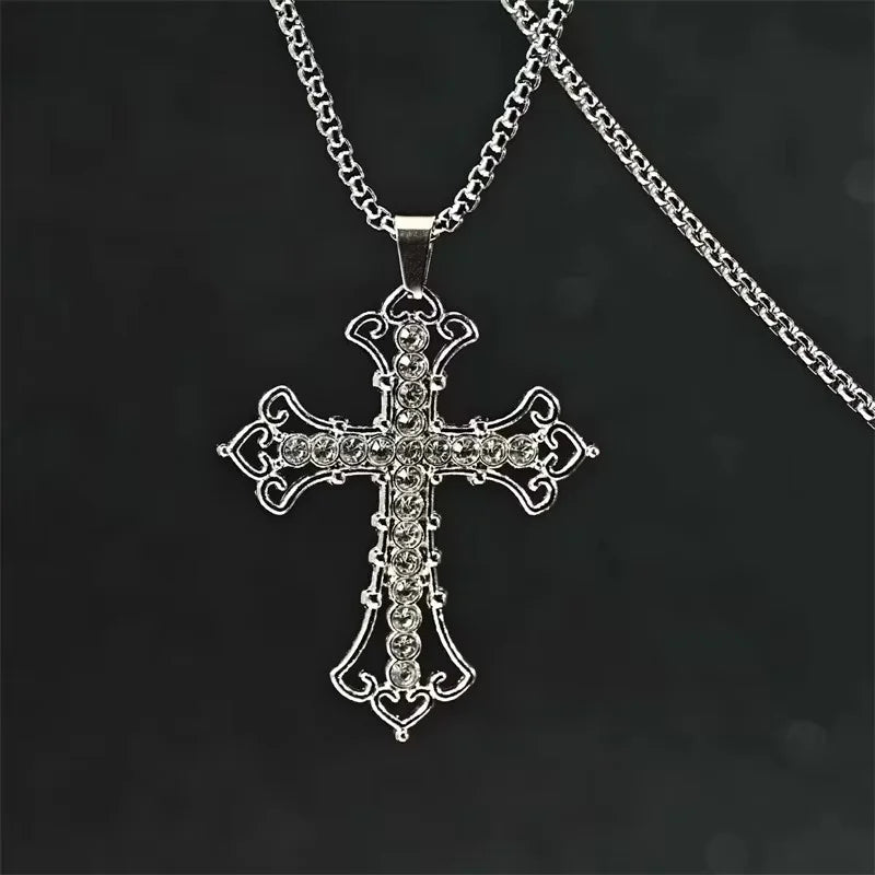 ヨーロッパとアメリカのファッションパーソナリティレトロゴシッククロスネックレス男性と女性ストリートヒップホップトレンドセッター多用途Pe