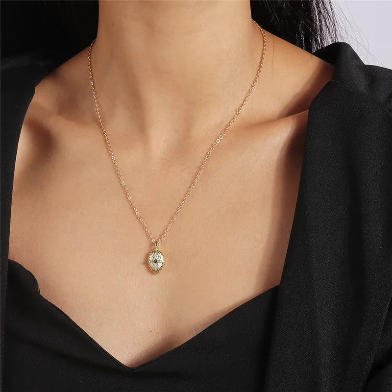 ファッションクロスネックレス レディース メンズ ゴールド シルバーカラー 眩しいクリスタル イエス十字架ネックレス クリスチャンジュエリー 卸売