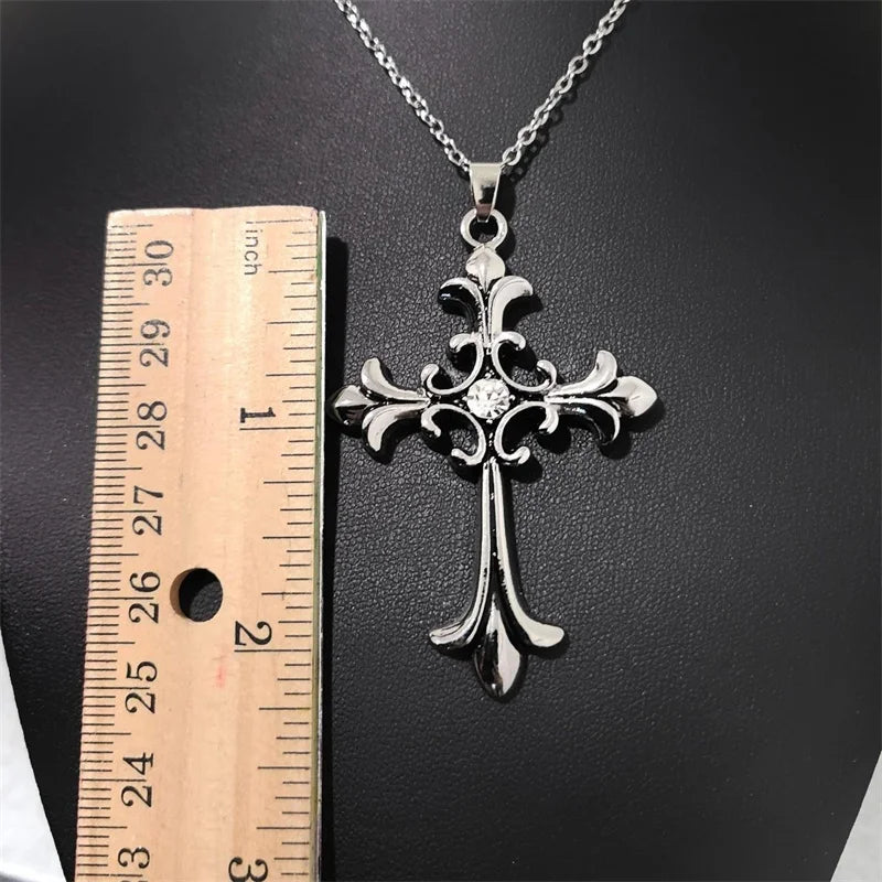 ヨーロッパとアメリカのファッションパーソナリティレトロゴシッククロスネックレス男性と女性ストリートヒップホップトレンドセッター多用途Pe