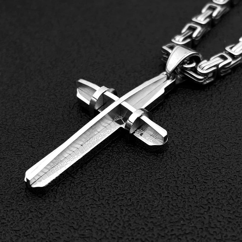 イエス・キリストの十字架 男性用十字架 ヒップホップネックレス ステンレススチール 金メッキ クリスチャンパンク ビザンチンチェーン ジュエリー ギフト