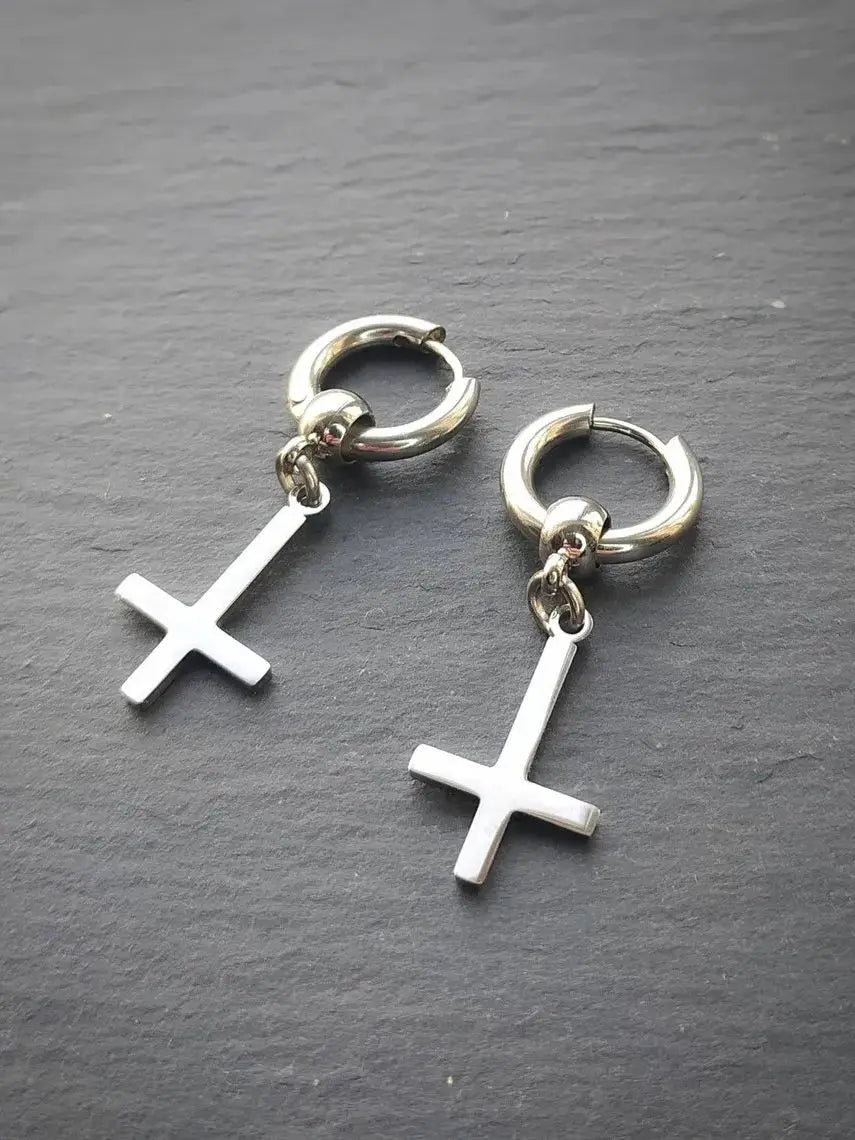 ゴシッククロスペンダントイヤリング レディース メンズ ファッション 韓国 パンク ジュエリー アクセサリー シルバー 逆十字 オルタナティブ イヤーフック