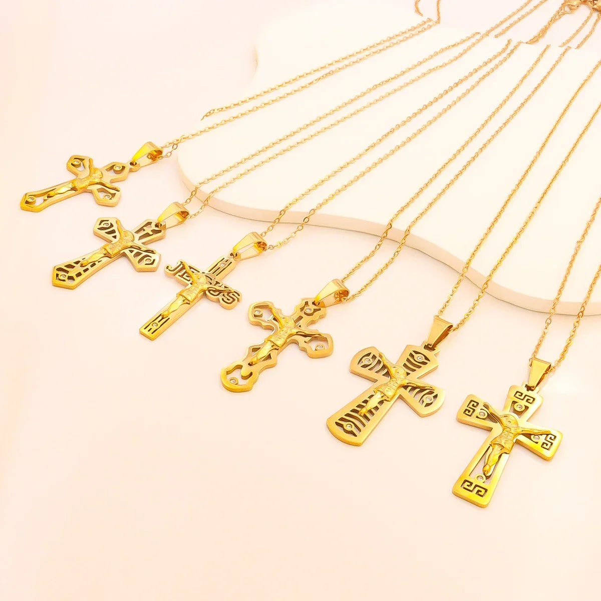 宗教的なイエス十字架ネックレス、メンズファッションゴールドカラークロスペンダント、チェーンネックレスジュエリーギフト付き