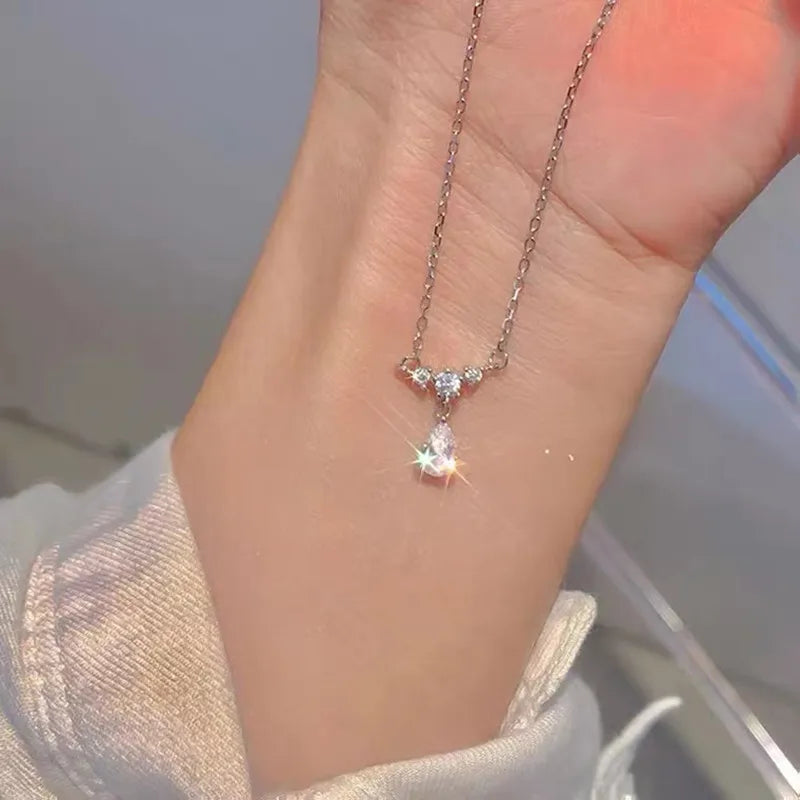 メンズ用クロスネックレス、ゴールドブラックシルバーカラーステンレススチールペンダント、シンプルなジュエリーギフト、メンズボーイズ用クロスチェーンネックレス