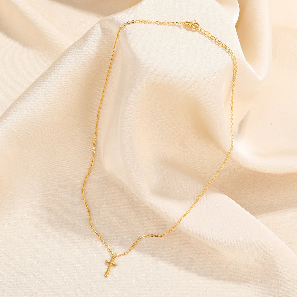 女性用クロスネックレス クラシッククロスカラー ゴールドカラー エジプトナイルアンクチョーカー ステンレススチールチェーン 美しいジュエリーギフト