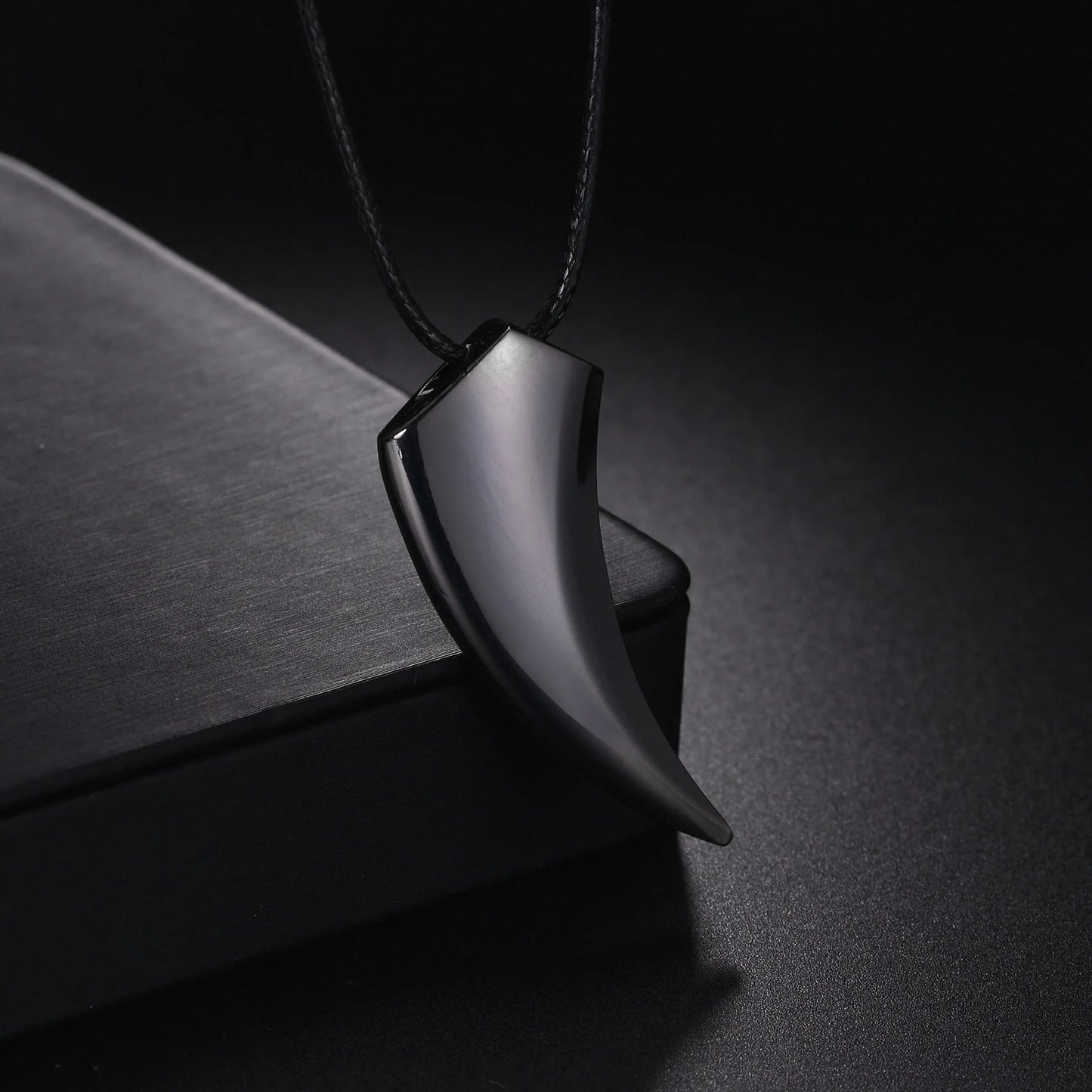 ステンレススチール製クロスペンダントネックレス メンズ レディース ミニマリストジュエリー 男性 女性用 ネックレス チョーカー ブルーカラー