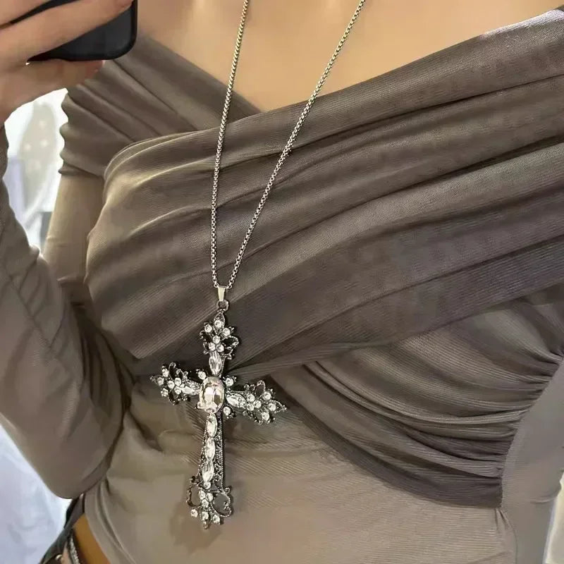ゴシック ビッグジルコン クロスネックレス ユニセックス Y2K 不規則 ゴス ラージクロスペンダントネックレス メンズ レディース カップルネックレス ジュエリー