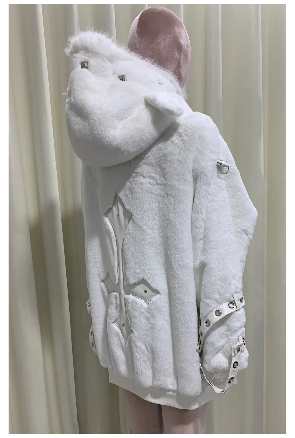 マウロイカルディ 秋冬 オーバーサイズ 暖かい ソフト ホワイト フェイクファーコート レディース フード付き 原宿系 ファッション ふわふわ ジャケット ストリートウェア 2025