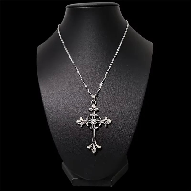 ヨーロッパとアメリカのファッションパーソナリティレトロゴシッククロスネックレス男性と女性ストリートヒップホップトレンドセッター多用途Pe