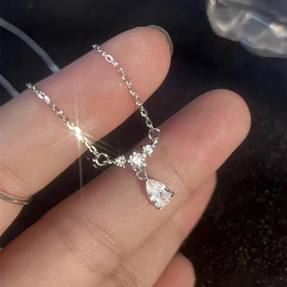 メンズ用クロスネックレス、ゴールドブラックシルバーカラーステンレススチールペンダント、シンプルなジュエリーギフト、メンズボーイズ用クロスチェーンネックレス