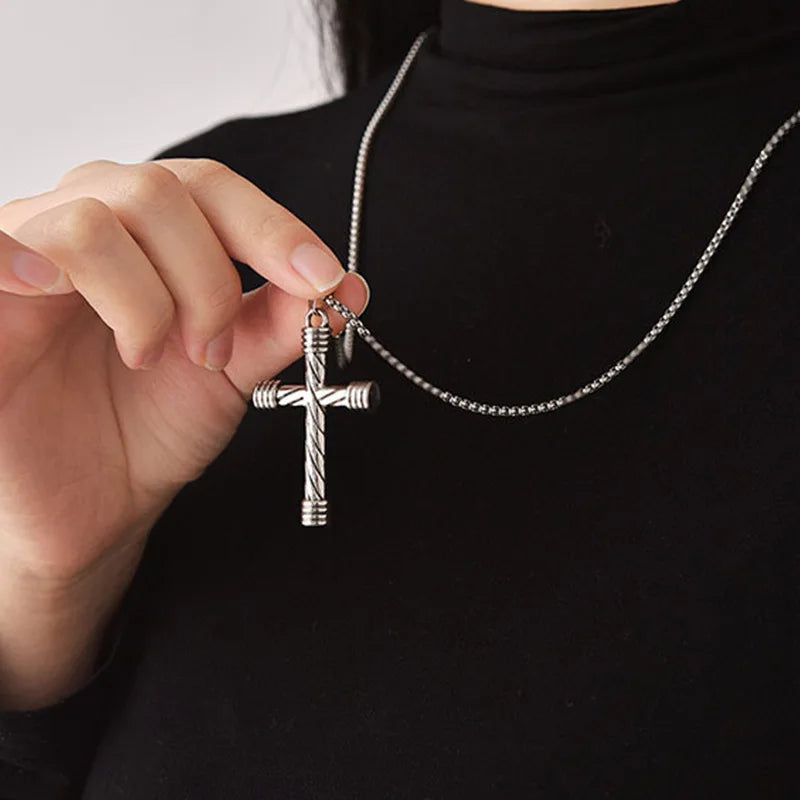 シンプルな幾何学的なクロスペンダントネックレス、女性用メタルジュエリー、シルバーカラーチェーンチョーカー、男性用パーティーギフトアクセサリー
