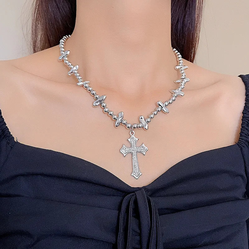 ヨーロッパとアメリカのエイリアンパールクロスネックレス、男女兼用、ヒップホップ、ニッチデザイン、鎖骨チェーン、多用途アクセサリー