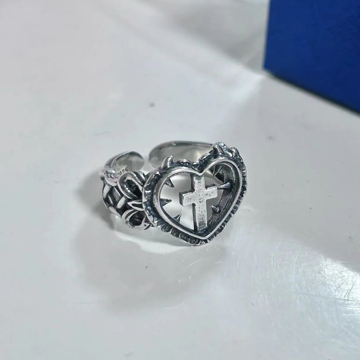 ゴシック デス クロス ハート リング レディース メンズ ファッション パンク パーティー ジュエリー アクセサリー ギフト ヴィンテージ 中空ハート 調節可能 リング 新品