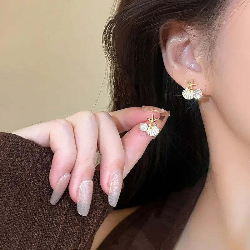 New Gothic Stereo Conch Personality Ancient Silver Stud Earrings for Men Women Hallowmas Punk Jewelry Vacation Accessory Gift