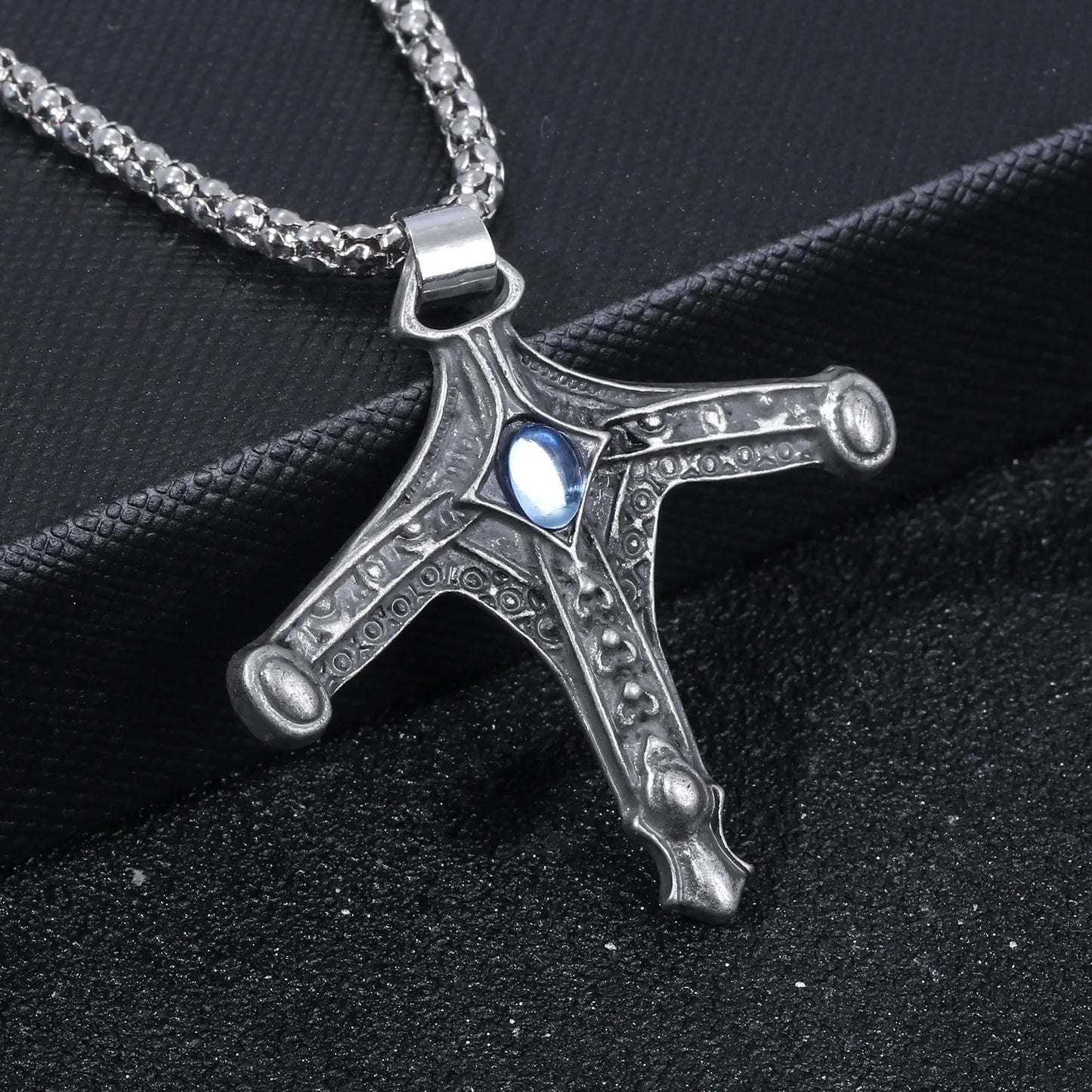 ゲーム Bloodborne ジュエリーネックレス ヴィンテージ クロスネックレス ペンダント 男性用 お守りネックレス メンズカラー 卸売