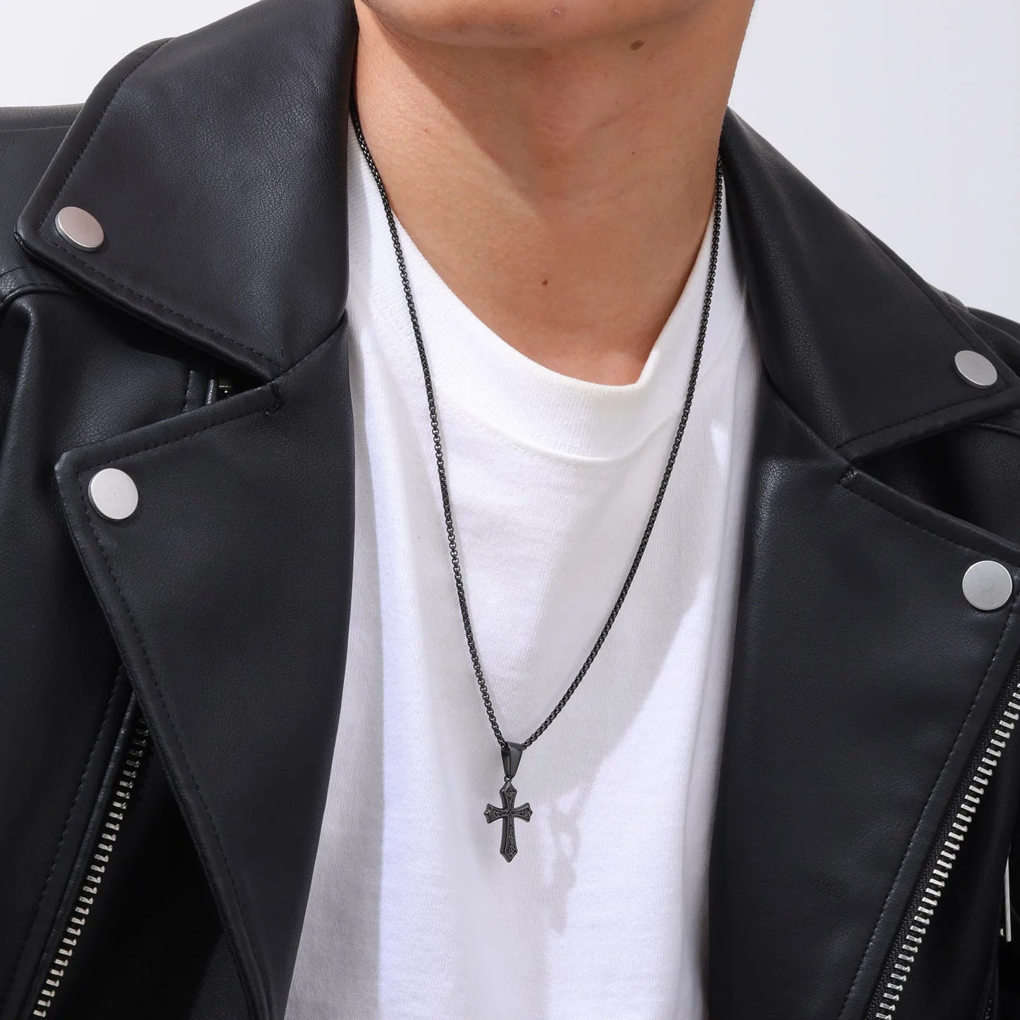 メンズ用新ファッションシルバー/ブラックカラークロスペンダントネックレスステンレススチールネックレス
