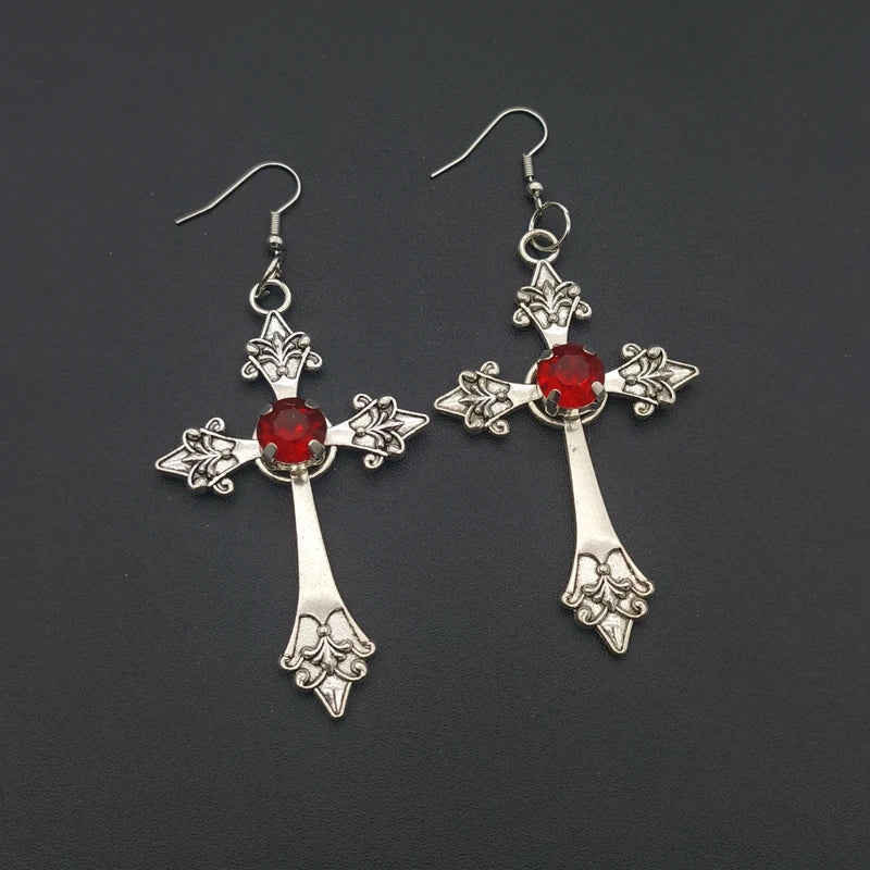 大きなディテールの赤い十字ドリルペンダントジュエルイヤリングシルバーカラートーンゴシックパンクジュエリーファッションチャームステートメント女性ギフト