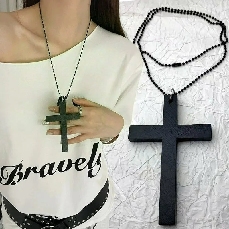 クールなパンクゴシックウッドクロスペンダントネックレス スパイシーガールズ 個性的 ヴィンテージ ヒップホップ メンズ レディース Y2K ネックレス パーティー ジュエリー ギフト