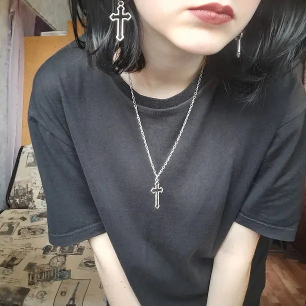 新しいクロスペンダントネックレスパンクパーソナリティヒップホップシンプルメンズとレディースレトロネックレス卸売ネックジュエリー