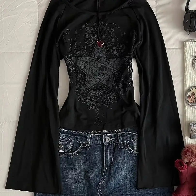 アメリカンレトロTシャツ 長袖 スリムフィット レディース カジュアル 日本のサブカルチャー Y2K ヴィンテージ ゴシックTシャツ 秋 女性用 シック トップス