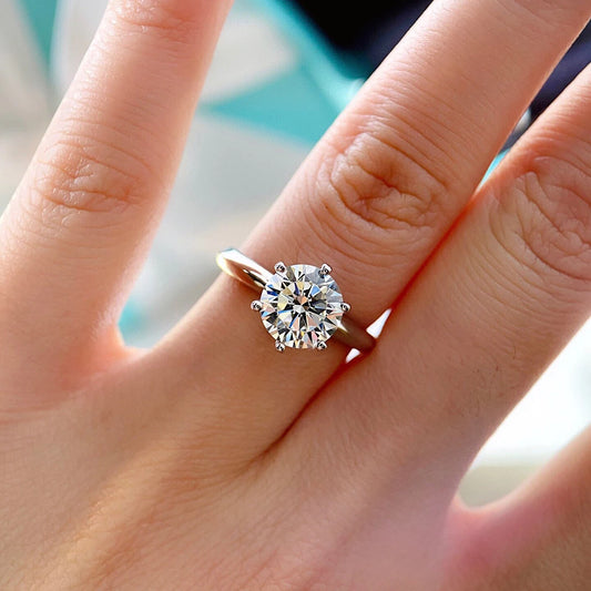 Classic S 925 sterling silver high-quality moissanite diamond women's engagement and wedding ring. Comes with GRA certificate