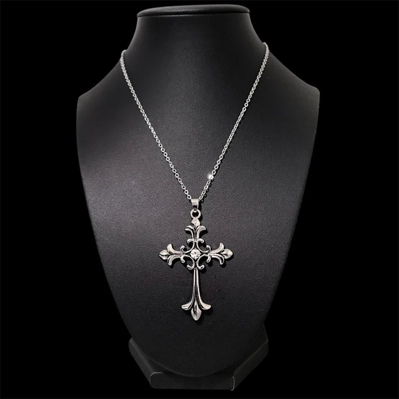 ヨーロッパとアメリカのファッションパーソナリティレトロゴシッククロスネックレス男性と女性ストリートヒップホップトレンドセッター多用途Pe