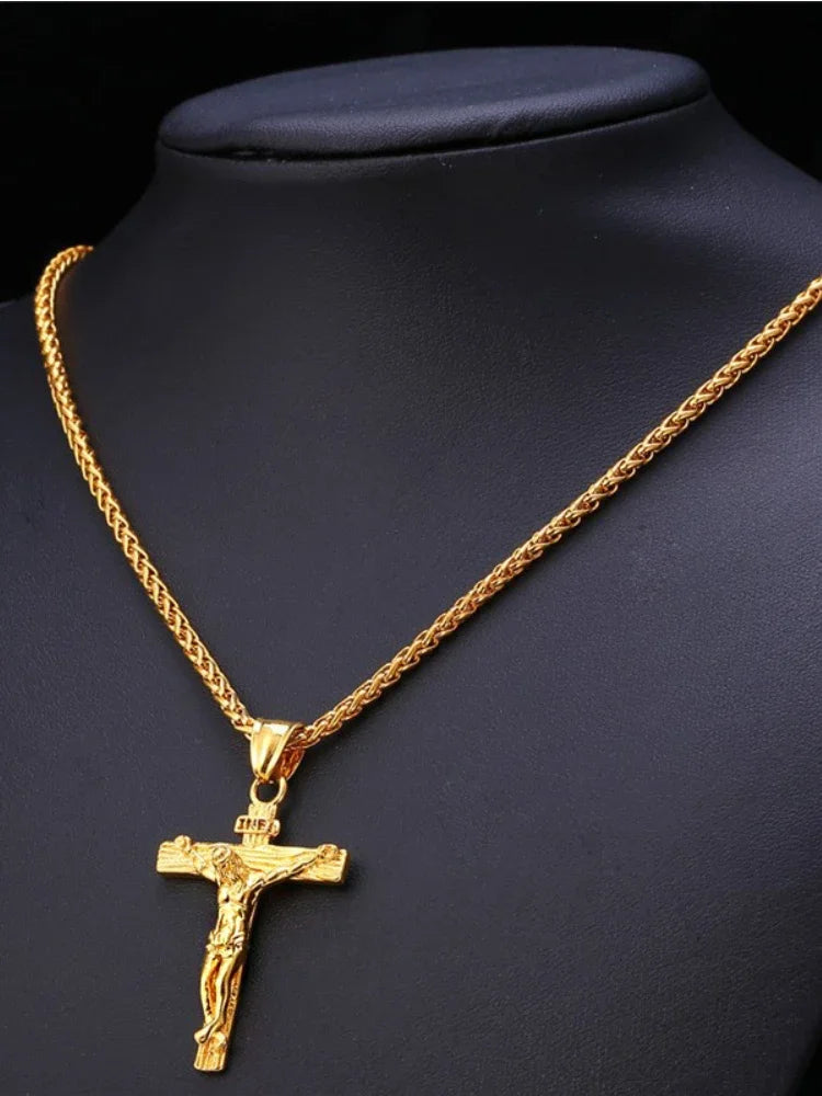 男性用新宗教イエス十字架ネックレス。ゴールドカラーのクロスペンダントとチェーンネックレス。男性と女性へのジュエリーギフト。