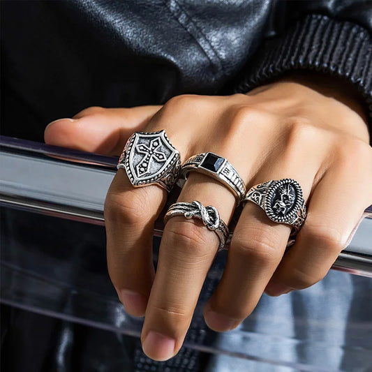 4個セット ハロウィンジュエリー ゴシック ヴィンテージ スチームパンク メタルクロスリングセット メンズ パンク シルバーカラーリング パーティーギフト 新登場