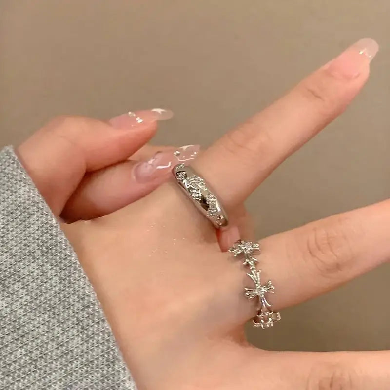 WANZHI 1/2PCS ゴシック ブラック クロス オープンリング レディース メンズ 絶妙なインビュー ダイヤモンドリング ファッション ジュエリー アクセサリー ギフト