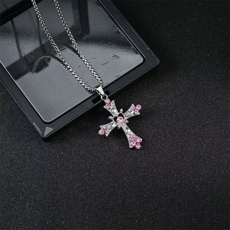 ヨーロッパとアメリカのファッションパーソナリティレトロゴシッククロスネックレス男性と女性ストリートヒップホップトレンドセッター多用途Pe