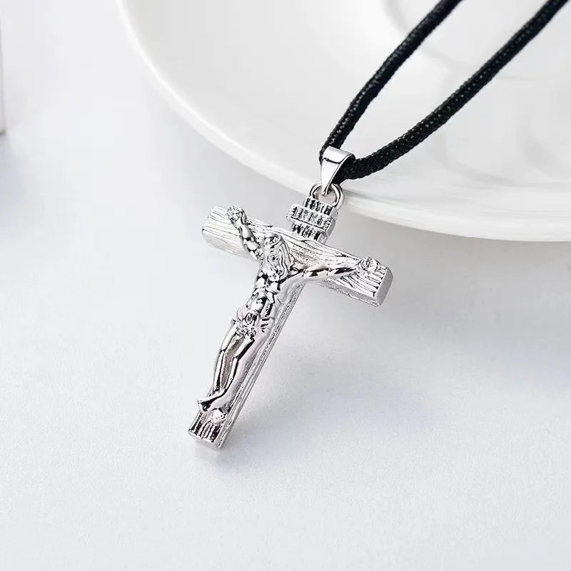 トレンドのクロスネックレス メンズジュエリー 2022年新作 カップルペンダント チャーミングなイエスネックレス レディース ブライダル ウェディングアクセサリー 男性ギフト