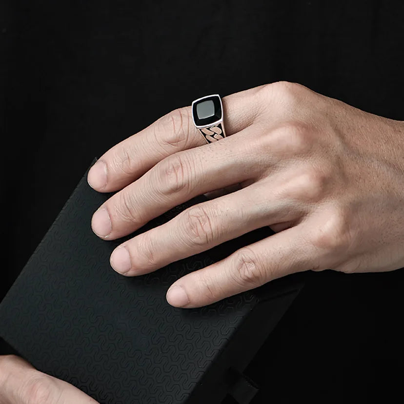 ヴィンテージ シルバー ブラック オニキス リング スクエア 個性的 ヒップホップ パンクスタイル シングルクロスリング パーティー クラブ ファインジュエリー メンズ