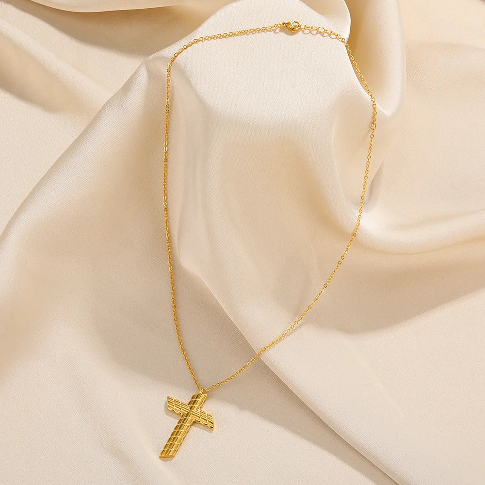 女性用クロスネックレス クラシッククロスカラー ゴールドカラー エジプトナイルアンクチョーカー ステンレススチールチェーン 美しいジュエリーギフト