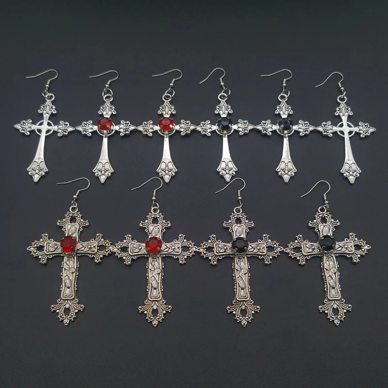 大きなディテールの赤い十字ドリルペンダントジュエルイヤリングシルバーカラートーンゴシックパンクジュエリーファッションチャームステートメント女性ギフト