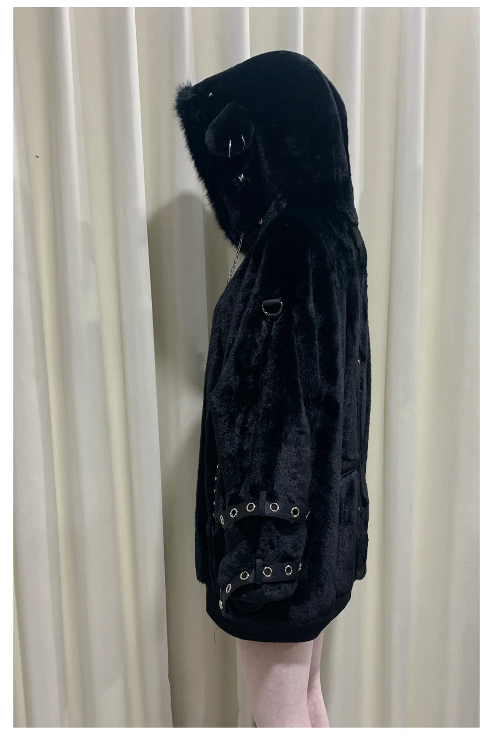 マウロイカルディ 秋冬 オーバーサイズ 暖かい ソフト ホワイト フェイクファーコート レディース フード付き 原宿系 ファッション ふわふわ ジャケット ストリートウェア 2025