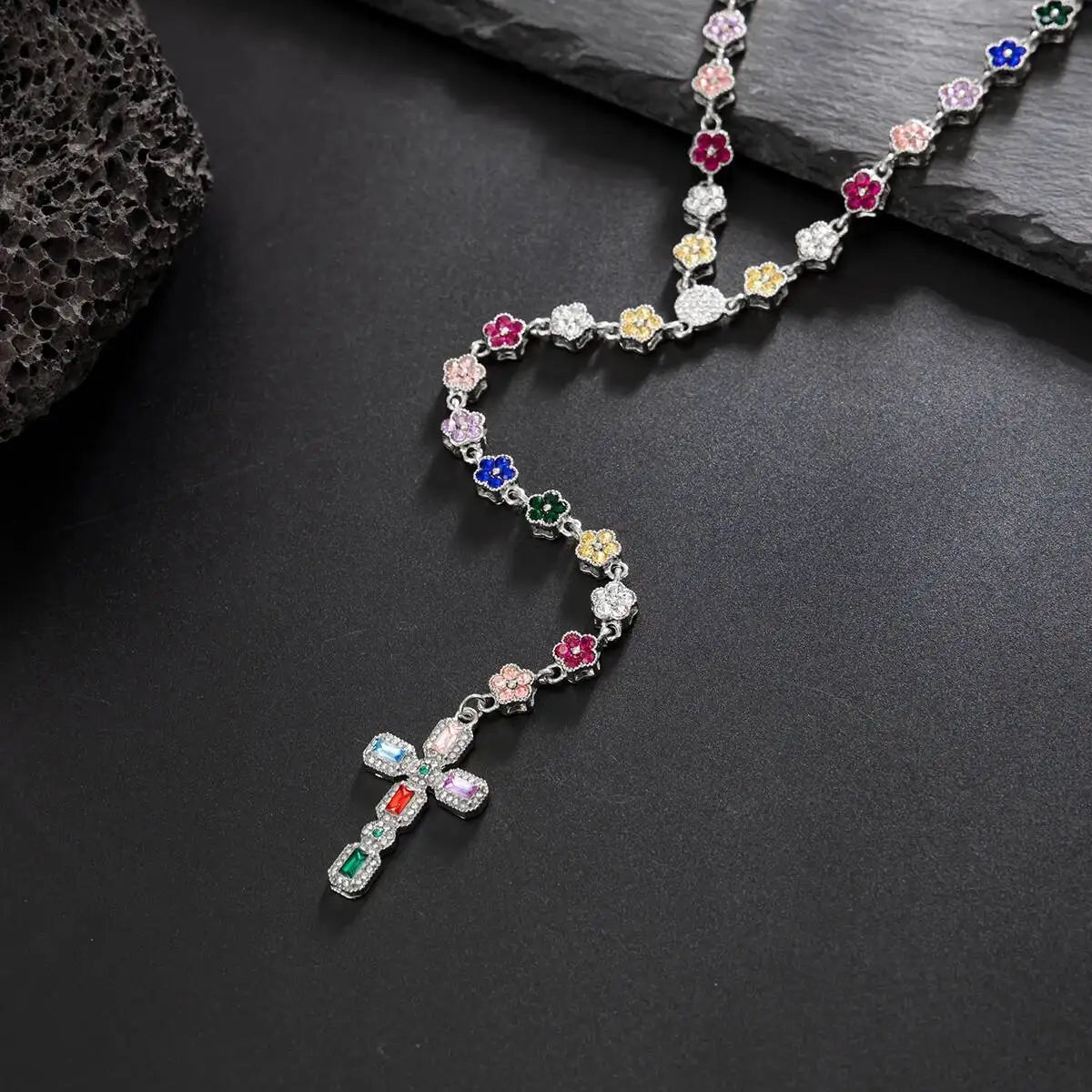 高級カラフルラインストーン イエス・キリスト 十字架ペンダントネックレス Y2K ヒップホップスタイル ユニセックス カップルチョーカー ファッションジュエリー メンズ