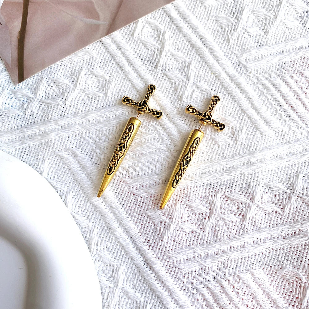 レトロゴスクロスロングソードレディースメンズダングルイヤリングラグジュアリー絶妙なダガーメタルピアスイヤースタッドジュエリーアクセサリーギフト