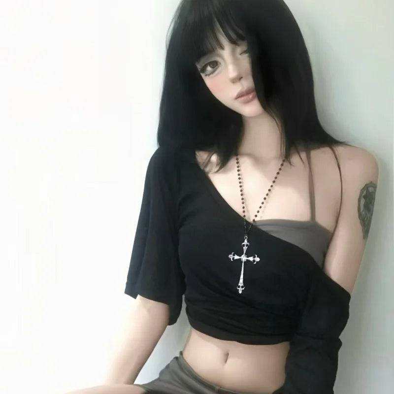 ゴシッククロスネックレス レディース メンズ ヴィンテージ ロングレイヤードペンダントネックレス ダーク 美的 チョーカー パンク Y2K ジュエリー アクセサリー
