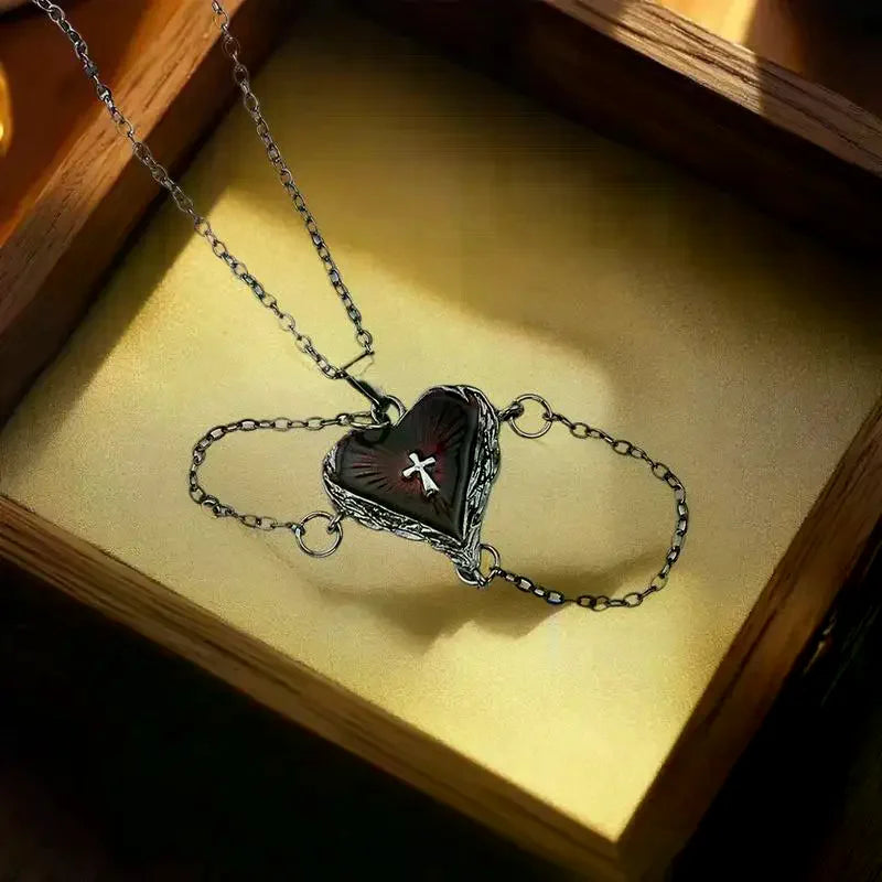 ゴシッククロスハートチェーンネックレス レディース ファッション ペイガン ウィッチクラフト ジュエリー アクセサリー ギフト ペンダント チョーカー