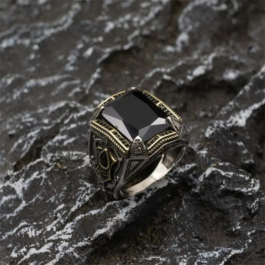 オリジナル925スターリングシルバーの圧倒的なトルコ風デザインメンズリング、ブラックキュービックジルコニアストーン付き